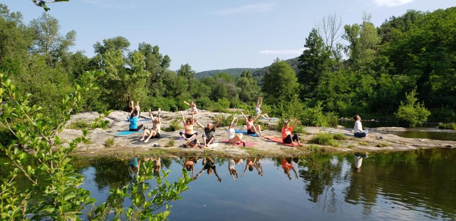 Camping La Chataigneraie Gravieres Екстер'єр фото