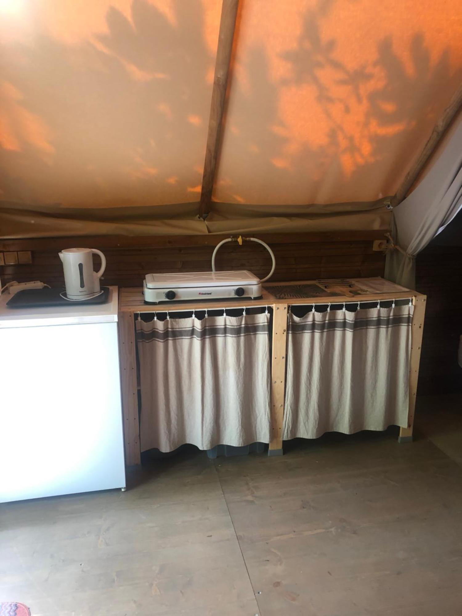 Camping La Chataigneraie Gravieres Номер фото